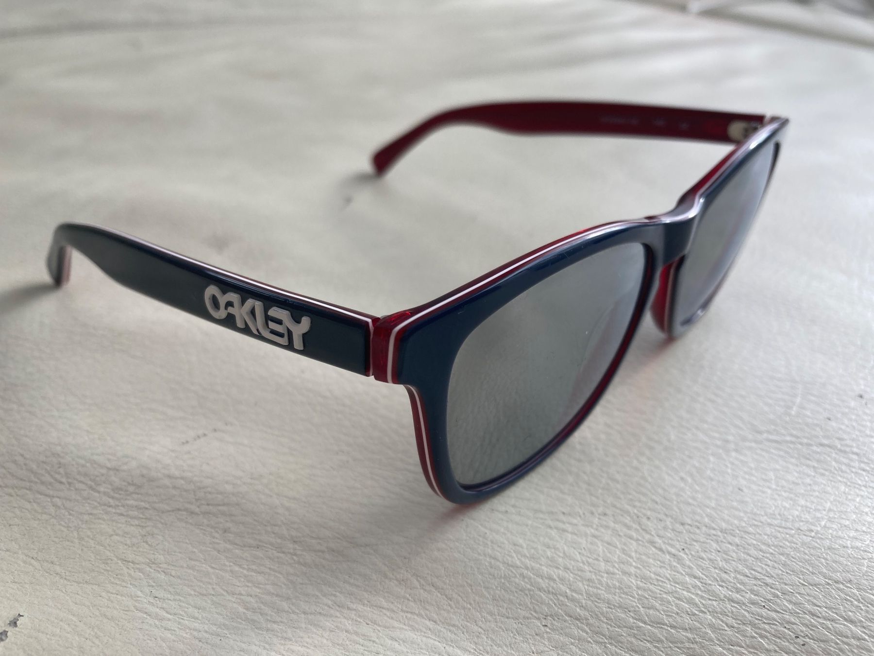 Lunettes & Verres: Oakley Frogskins LX – D'occasion à Seedorf UR par kel_2b8b