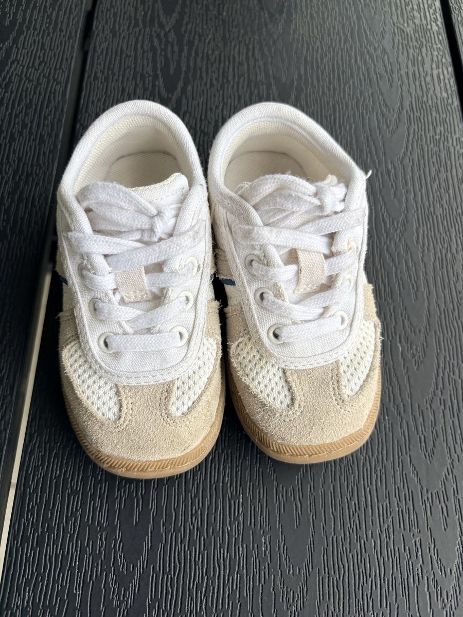 Zara Scarpe per ragazzi: Zara Baby Sneaker, Grösse 22 – Usato da Münchenstein venduto da Miresolese