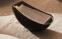 Alessi Reibe mit Käsedose Parmenide schwarz (NEU mit OVP)