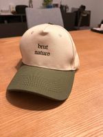 Besticktes Cap brut nature | Beige / Olivgrün | Neu