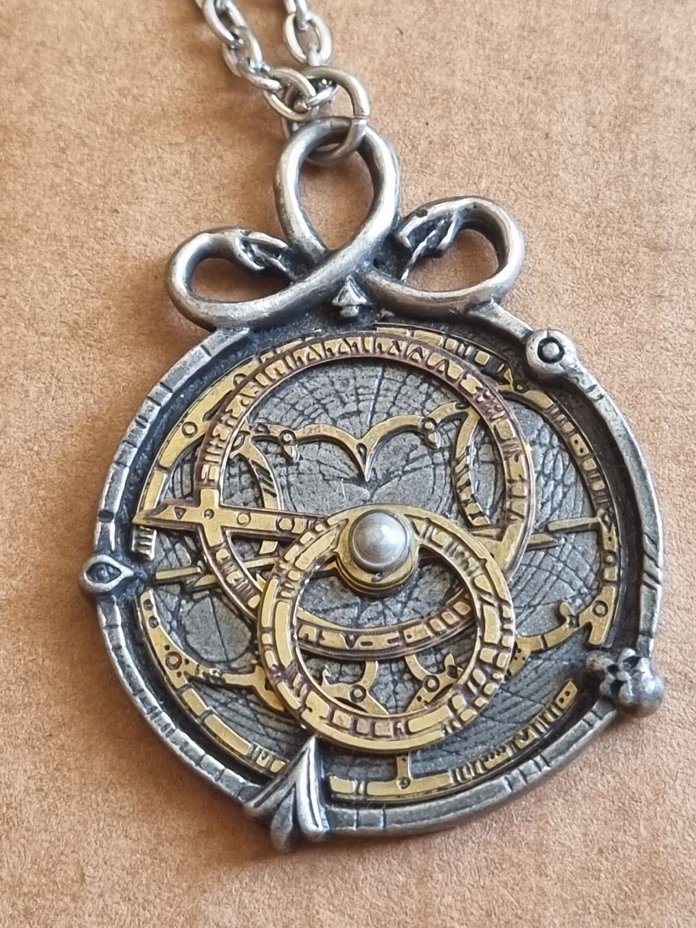 Ciondoli: VINTAGE 1996 Authentic Alchemy Carta – Usato da Schaffhausen venduto da Leveron13