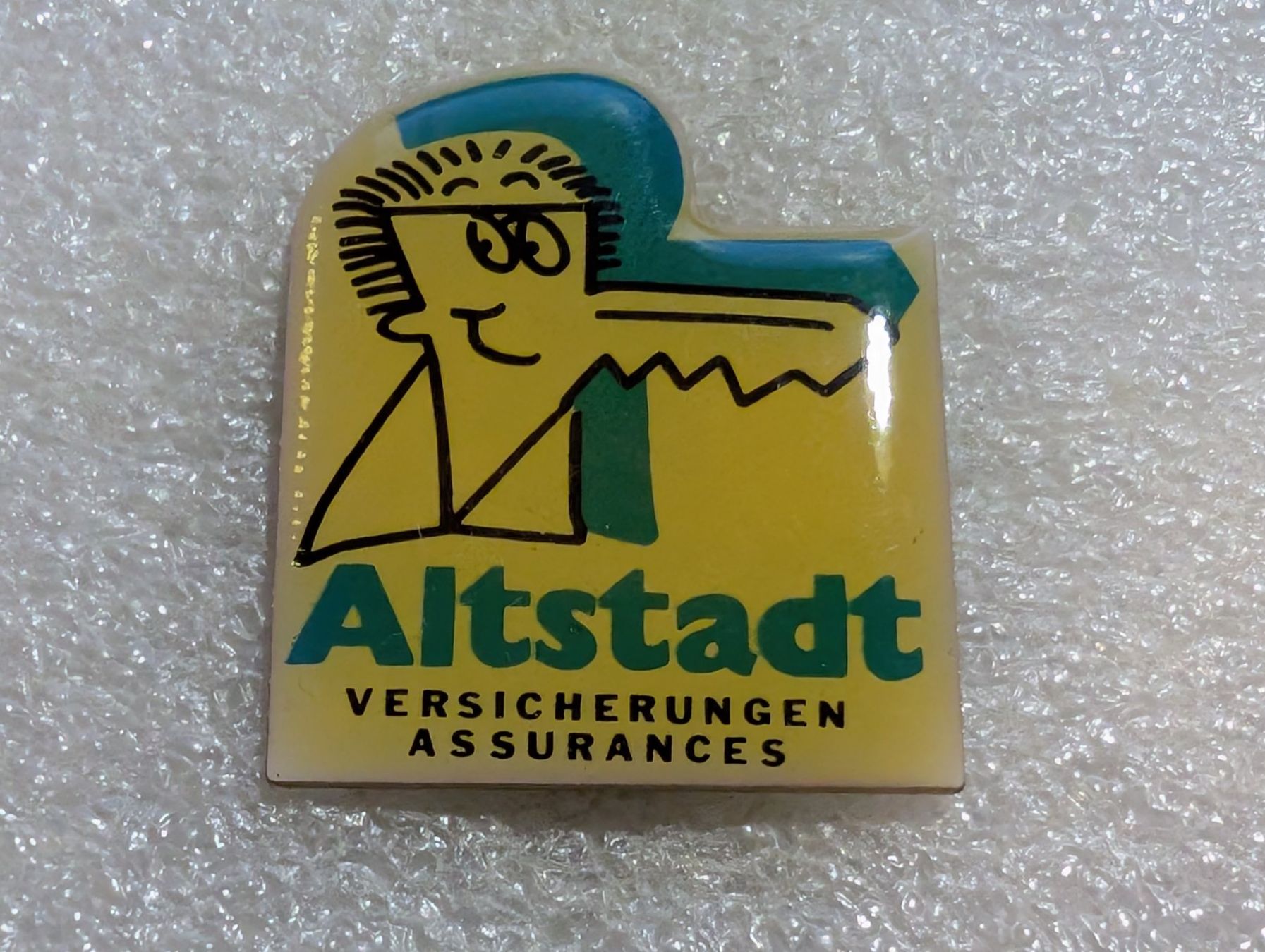 Placchette & Badge: Ansteckpin 12: Altstadt Versicherung – Usato da Oppligen venduto da Pin-Fall-Shop