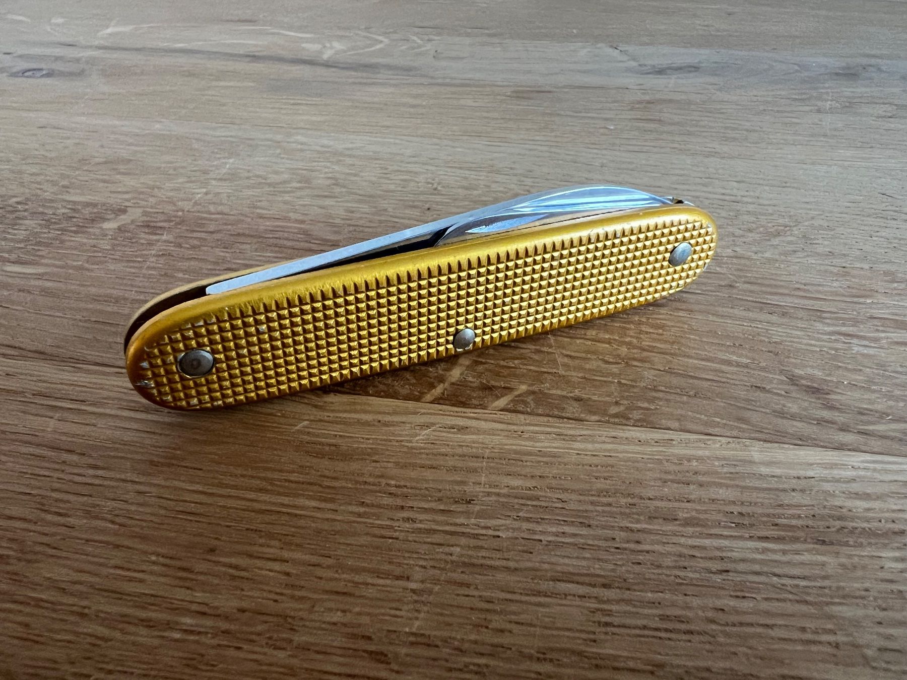 Victorinox Coltelli tascabile: Victorinox Alox Old Cross Sackmesser Bugnard gold – Usato da Frauenfeld venduto da lona05 2