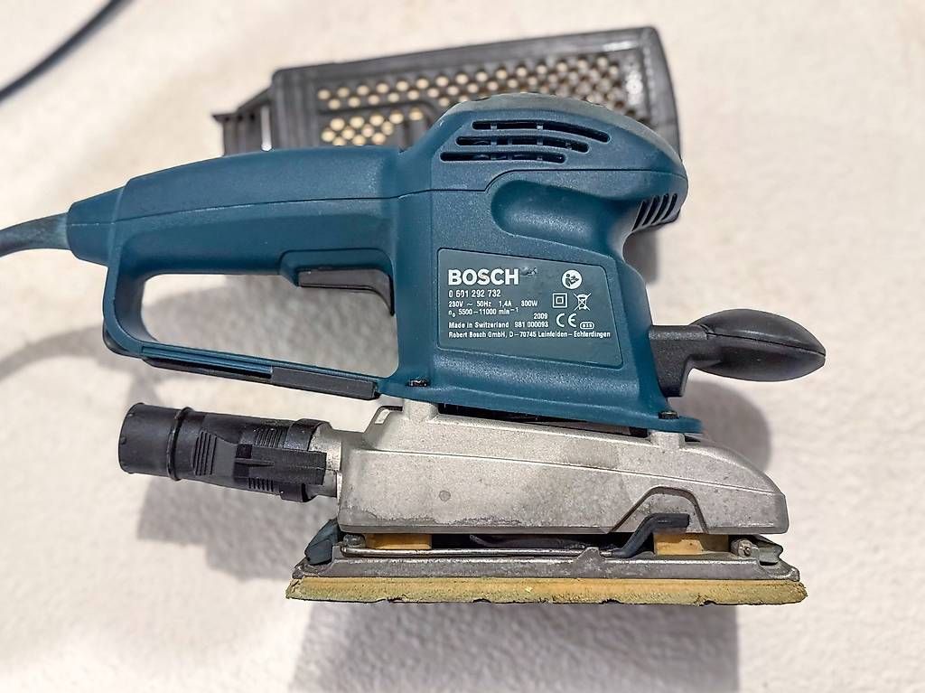 Smerigliatrici & Lucidatrici: Bosch GSS 230 AE Professional  Schwingschleifer – Usato da Ebikon venduto da Leonidas2 2