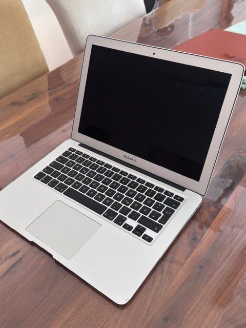Apple Portables: **Apple Macbook Air Model A1369 EMC 2469** – D'occasion à Luzern par rivendo.shop 4