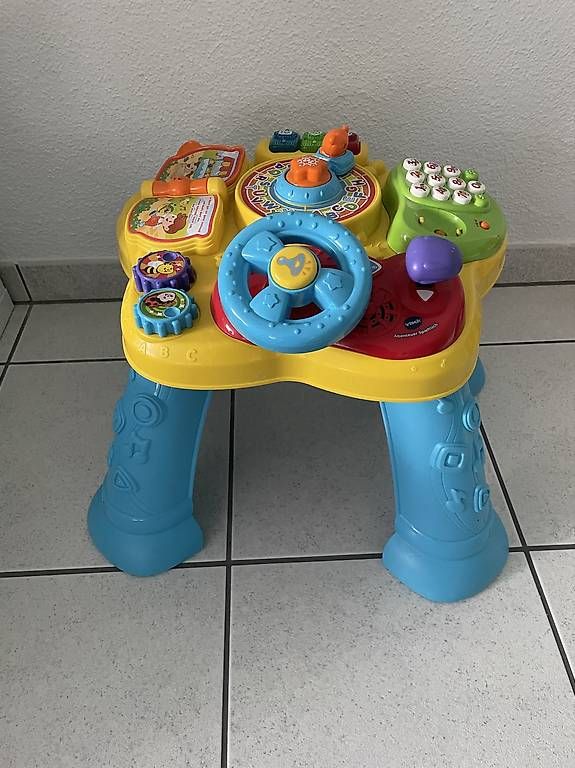 Jouets: VTech Abenteuer-Spieltisch  – D'occasion à Roggwil TG par aku_b5n7