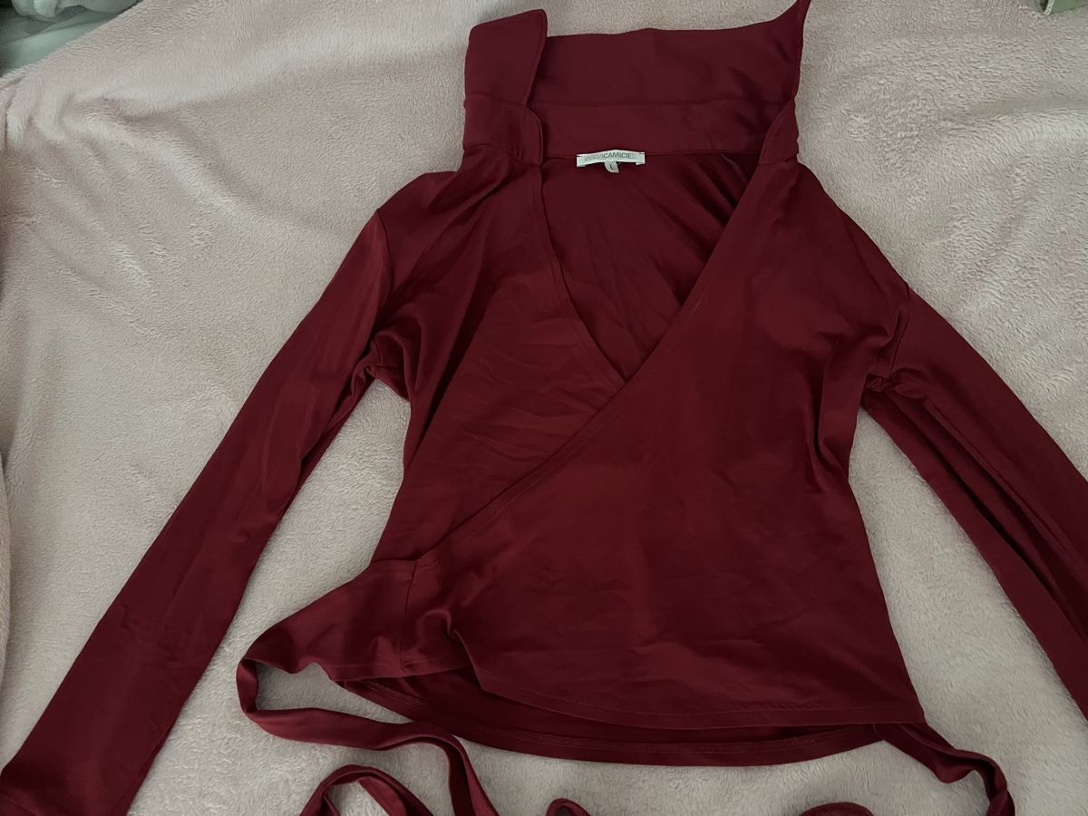 Camicette: Schickes rotes Wickelshirt, Vintage – Usato da Laufen venduto da oceanwave.