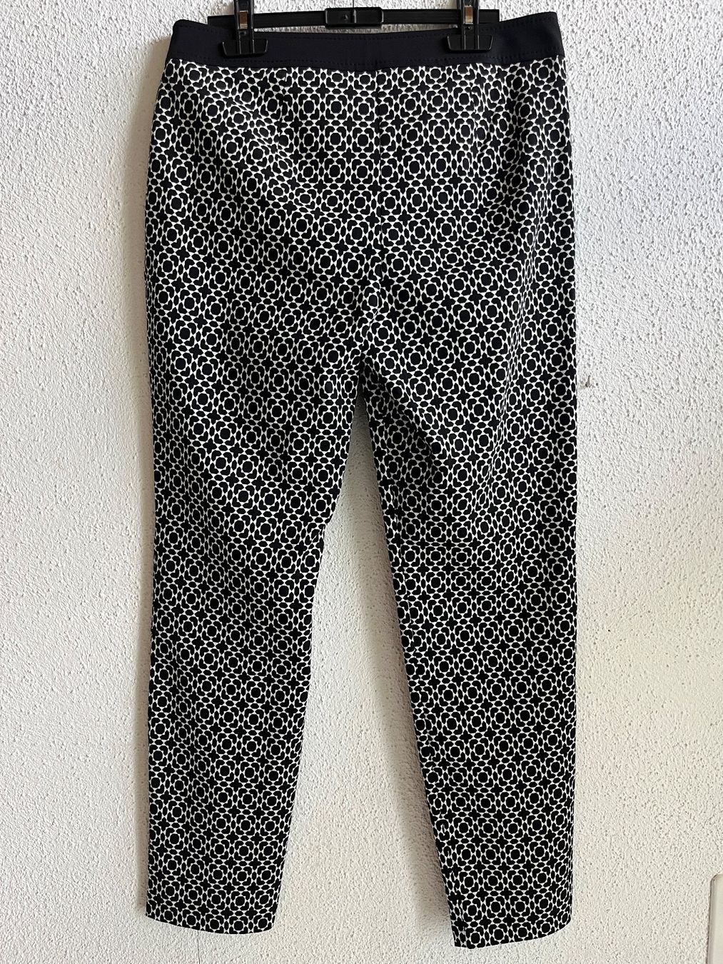 Gerry Weber Pantaloni: Schwarz weisse Hose - Gerry Weber – Usato da Jonschwil venduto da juliana_pluess 1