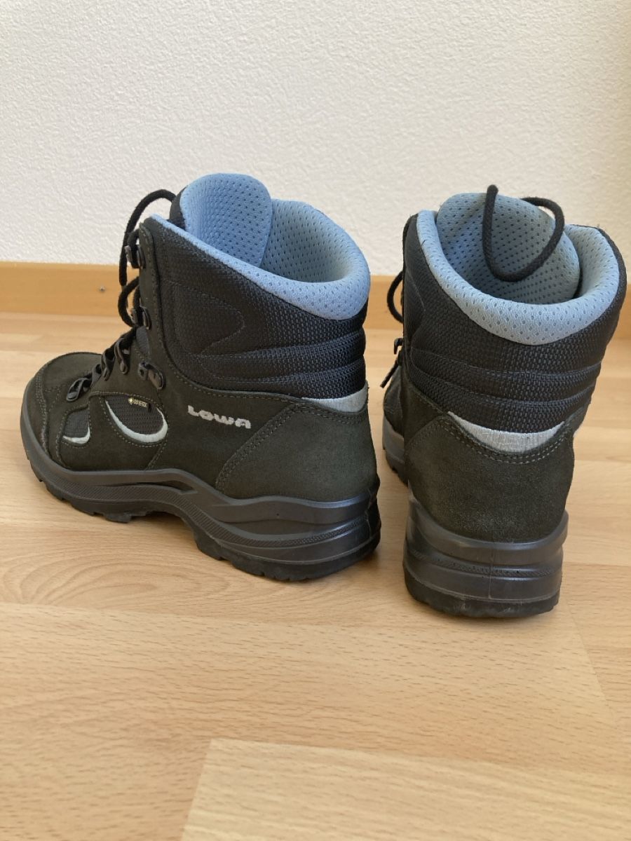 Lowa Scarpe da donna: Lowa Gore-Tex Wanderschuhe Gr. 39 – Usato da Richterswil venduto da naesli 1