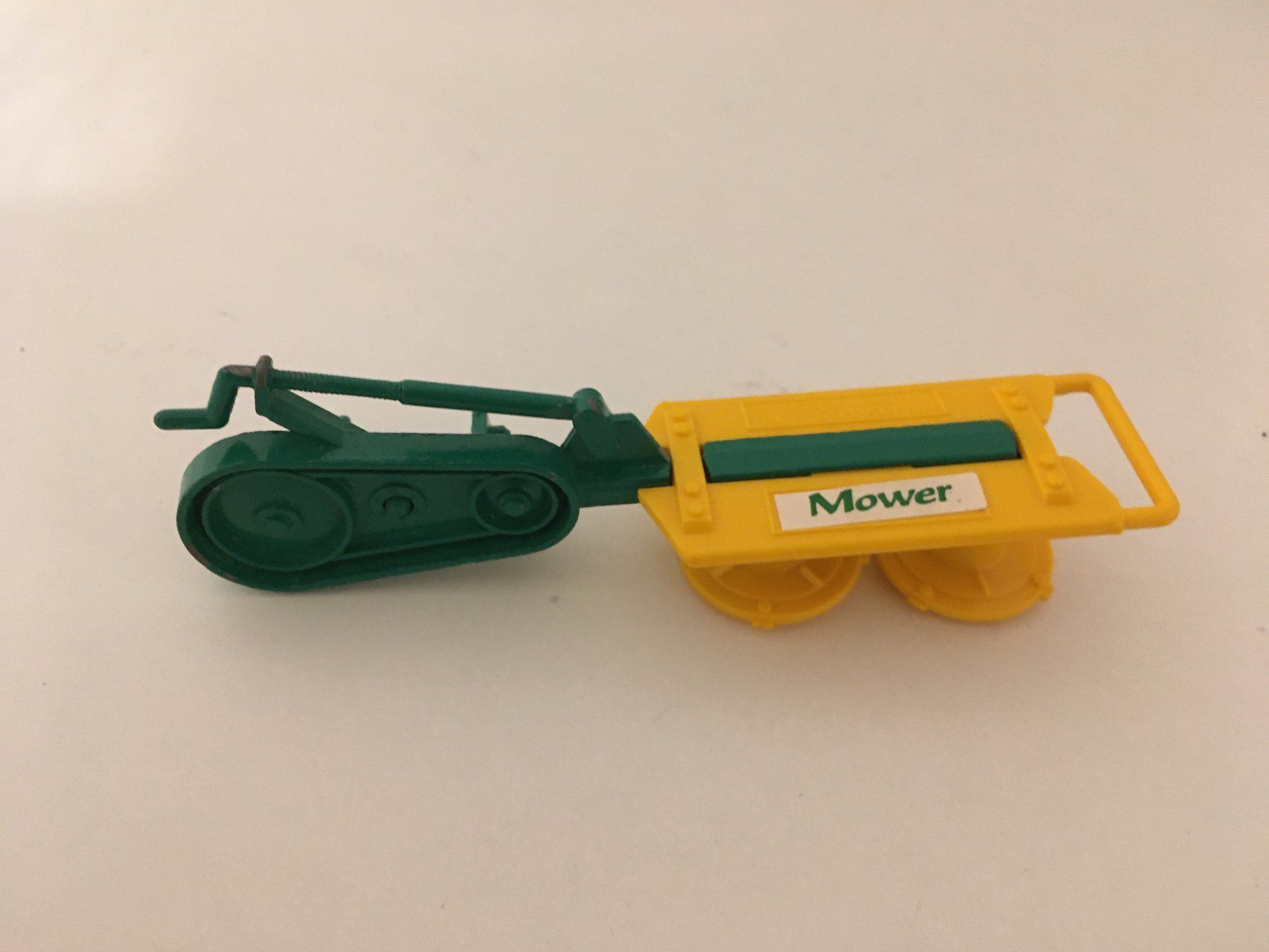 Britains Spielzeuge: Britains Kreiselmäher Doppelrad Mower – Gebraucht aus Bätterkinden von Alpearl