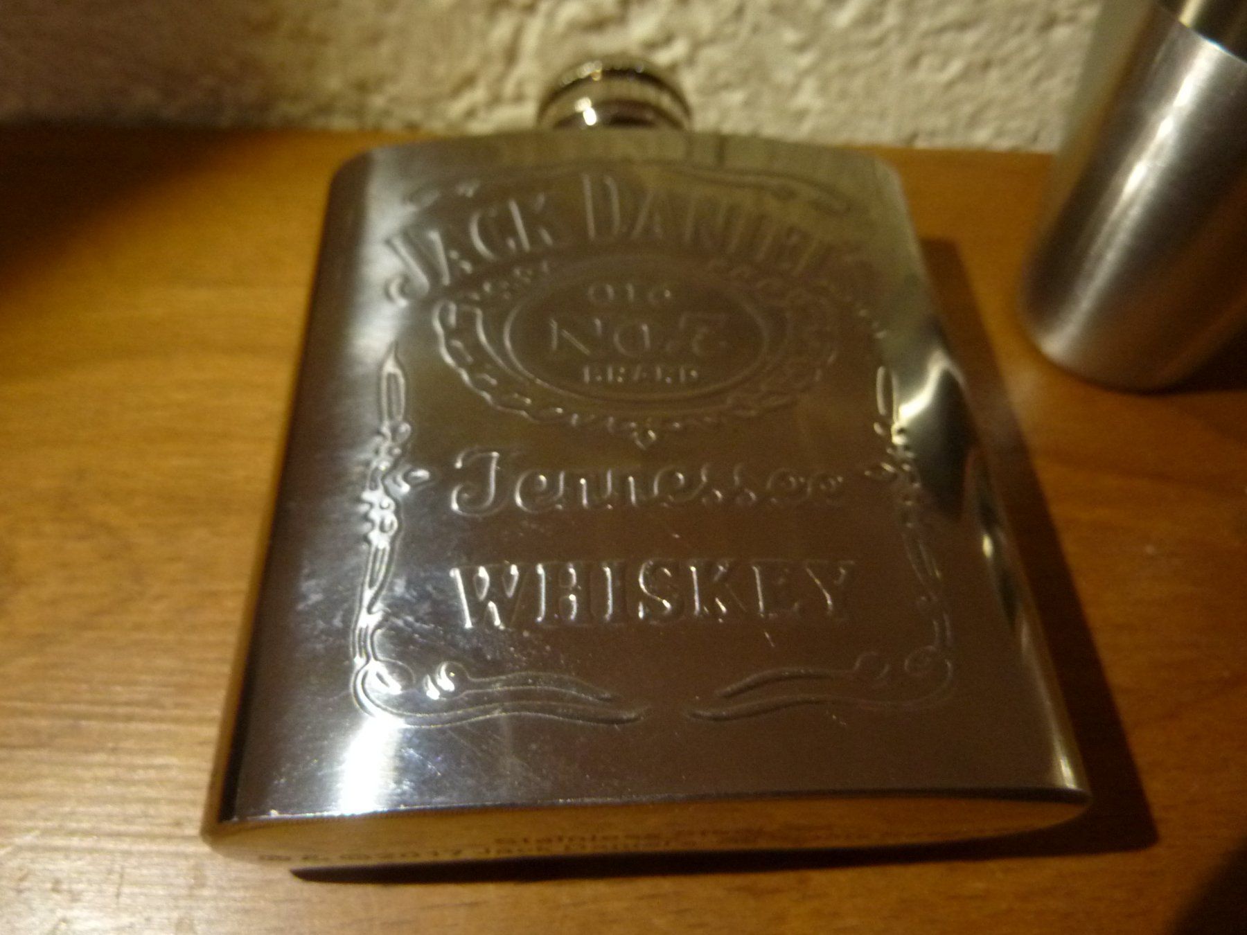 Sonstiges: Flachmann Edelstahl JACK DANIEL`S Old No.7 3oz u. 2Becher – Gebraucht aus Hochfelden von swissice 2