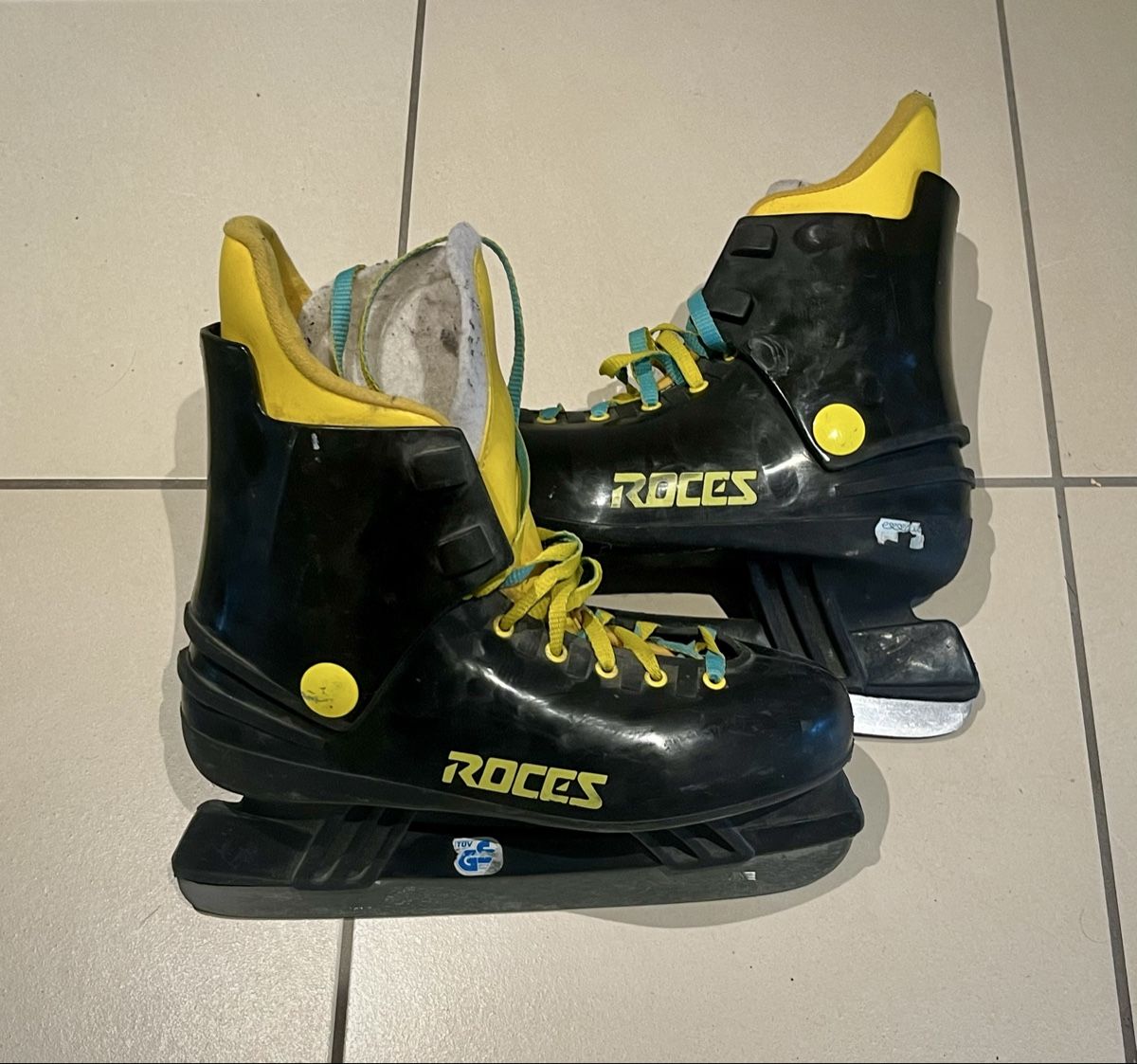 Pattini da ghiaccio: Patins à glace 41 top – Usato da La Neuveville venduto da Oxalis-Studios