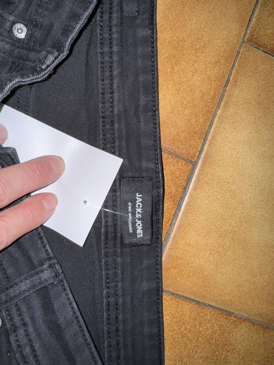 Jack & Jones Jeans: Jean noir Jack & Jones, taille 36/34  – Usato da Veyrier venduto da kimedovapa 1