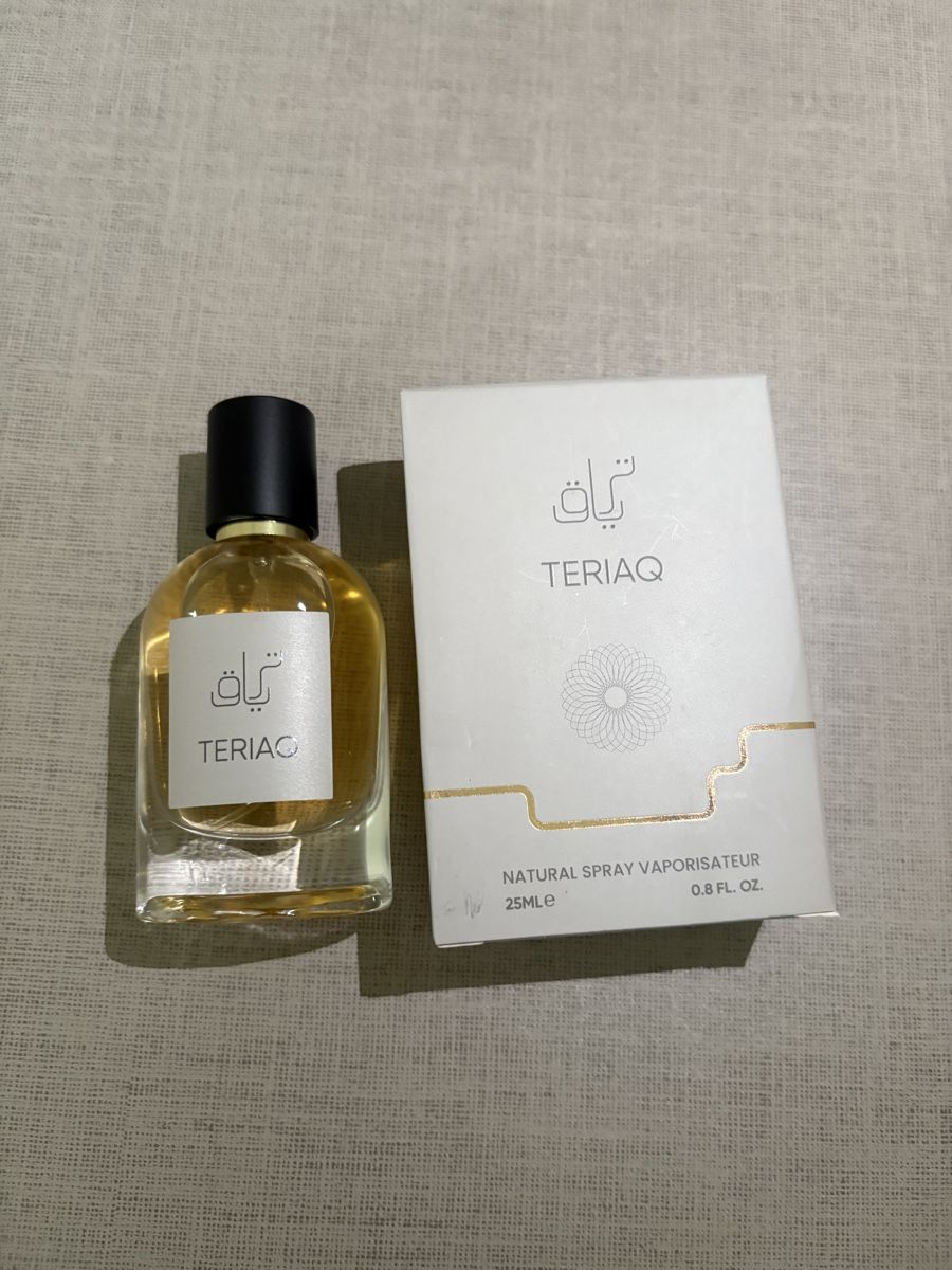 Parfums & Eau de Toilette: Parfums et foulard  – Neuf avec emballage d'origine à Oberglatt ZH par ale_n8h6 4