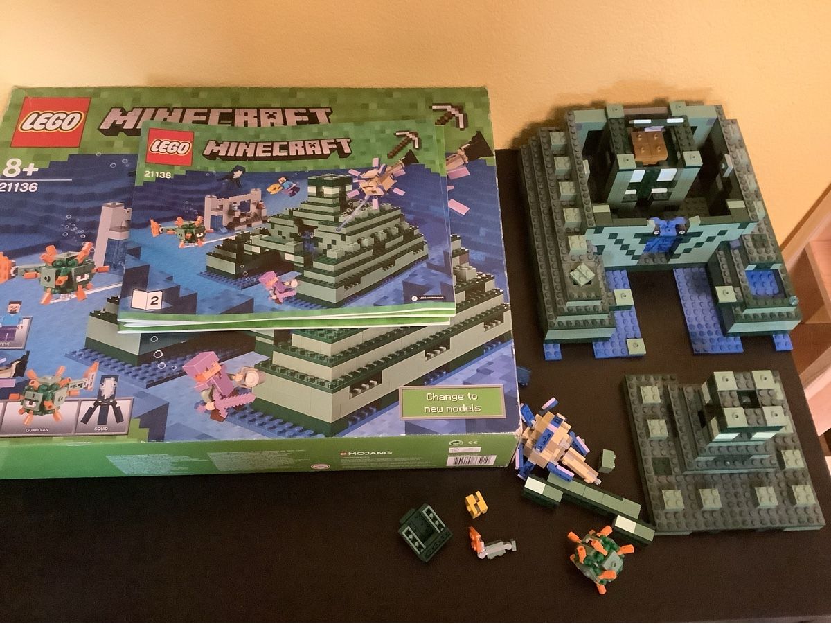 Lego Jouets: Lego Figuren + 2 Minecraft Sets – D'occasion à Bischofszell par yvan2000 3