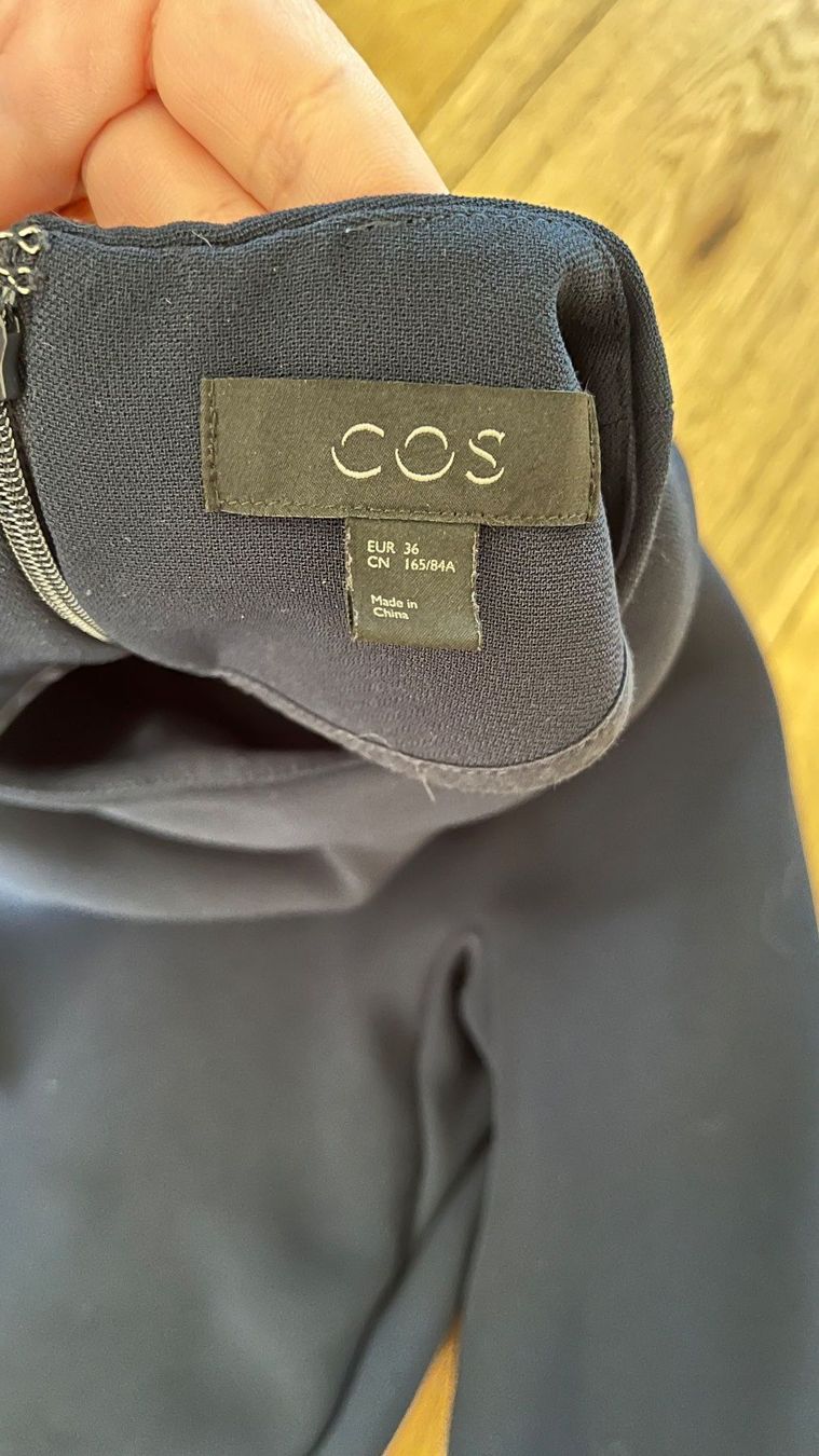 Cos Vestiti: Cos Kleid in navy, Gr. 36 – Usato da Volketswil venduto da Irkasha 3