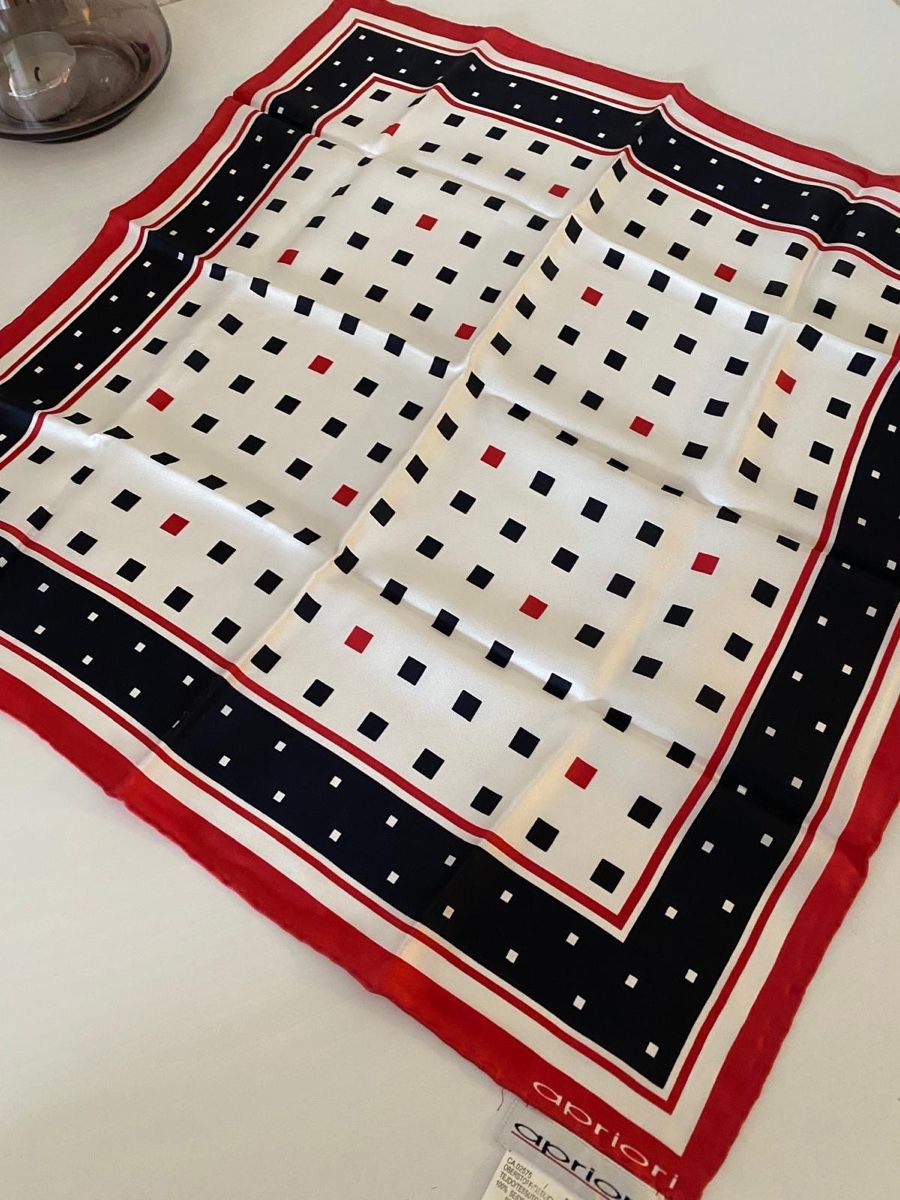 Foulard & Sciarpe: Halstuch Apriori 100% Seide neuwertig  – Usato da Oberglatt ZH venduto da jul_nhy7 1