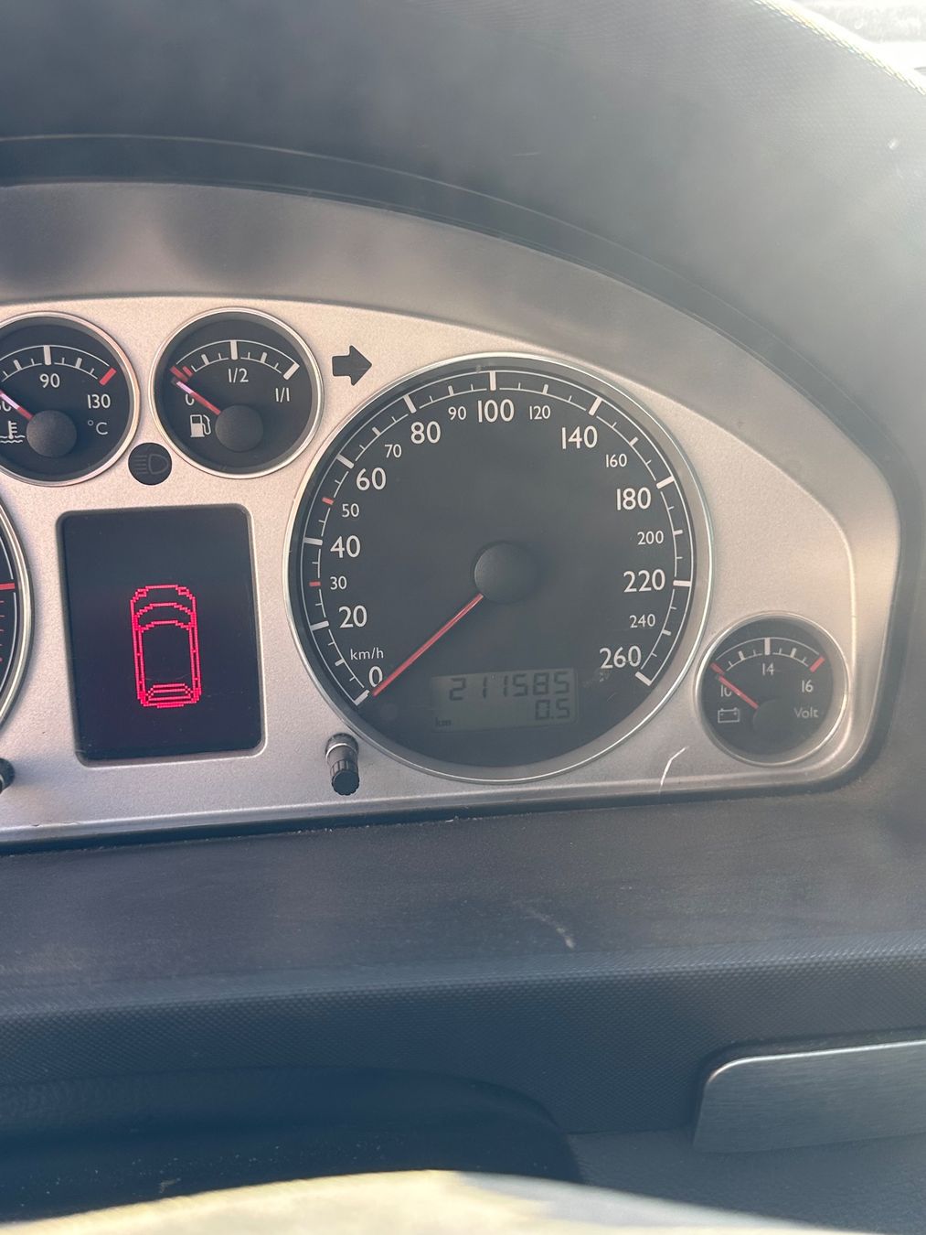 VW Automobili: VW Sharan 2.0 TDI 4 Motion – Difettoso da Langnau i. E. venduto da Staelang 7
