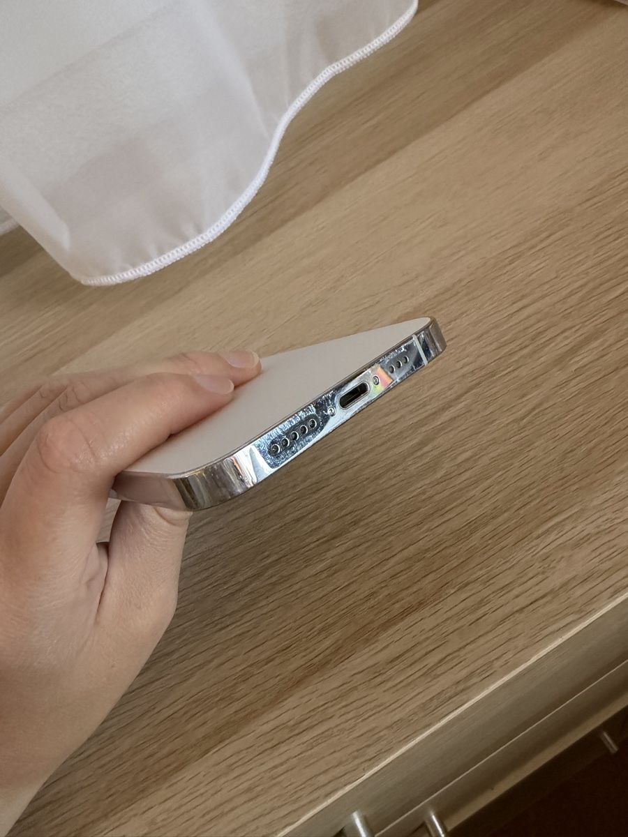 Apple Telefoni cellulari / Smartphones: Apple iPhone 12 Pro 128gb silber – Usato da Grabs venduto da ang_h 3