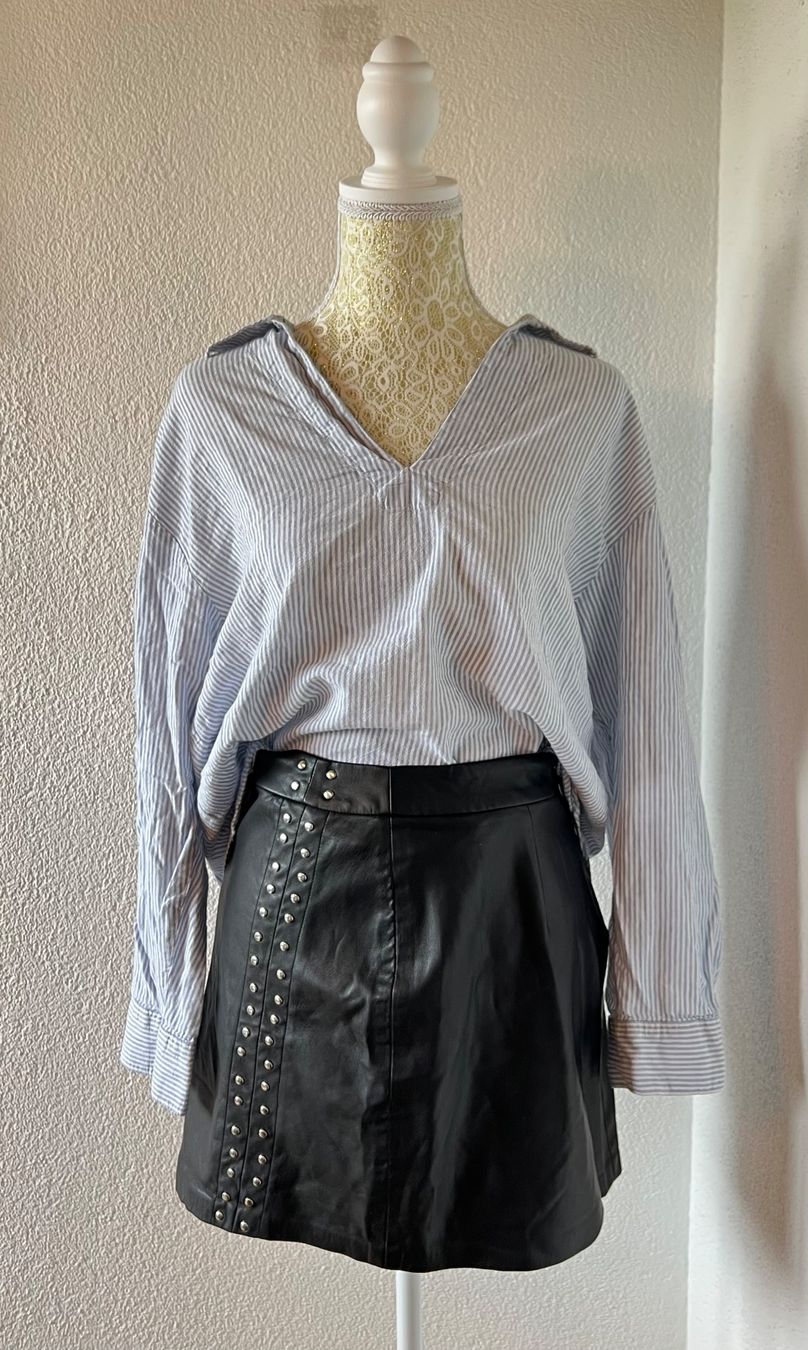 H&M Camicette: Striped button up blouse w/ relaxed fit – Usato da Otelfingen venduto da houseofstae