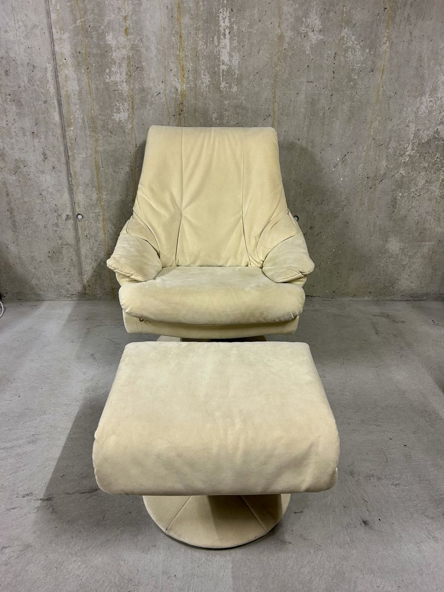 Sessel: Bequemer Wildleder Sessel mit Hocker, von a.r.s,Relax Sessel – Gebraucht aus Rickenbach ZH von Der-Insider 2