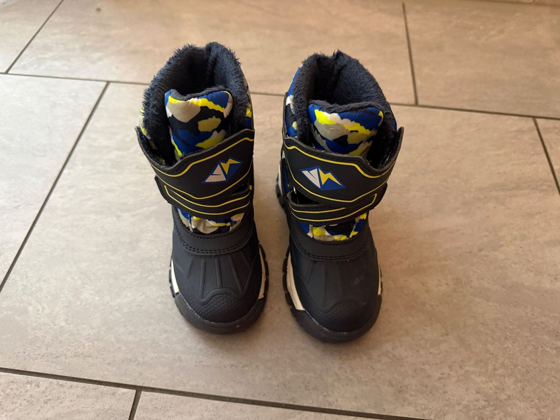 Schuhe für Jungen: Snowboots - Grösse 25 – Gebraucht aus Bülach von Loredana13 2