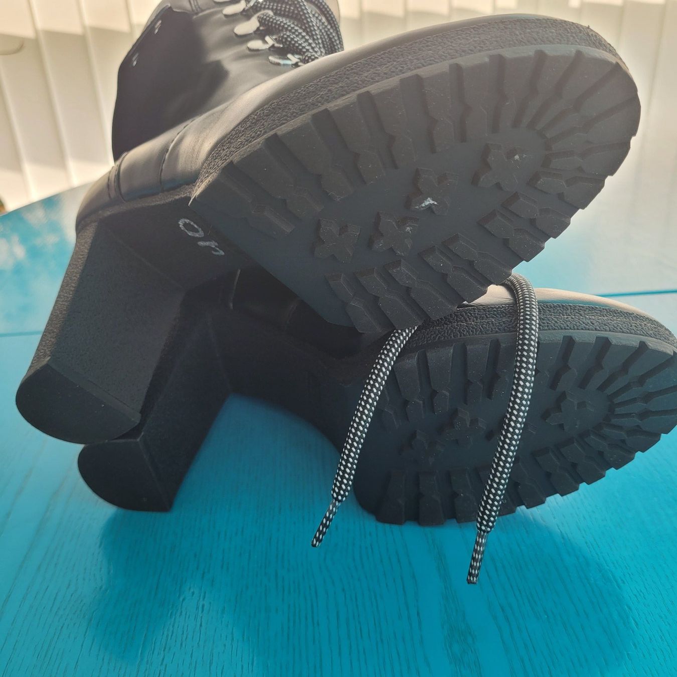 DKNY Chaussures femmes: DKNY  Stiefeletten Gr.39 – Neuf avec emballage d'origine à SCHÜBELBACH par CoKaHa 5