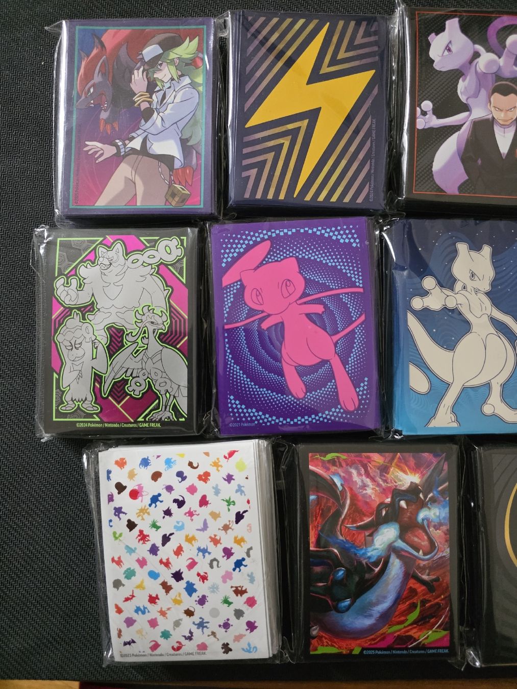 Pokémon Sammelbilder & Trading cards: Pokémon ETB / Premium collection sleeves – Neu (gemäss Beschreibung) aus Basel von Epicdraw 1