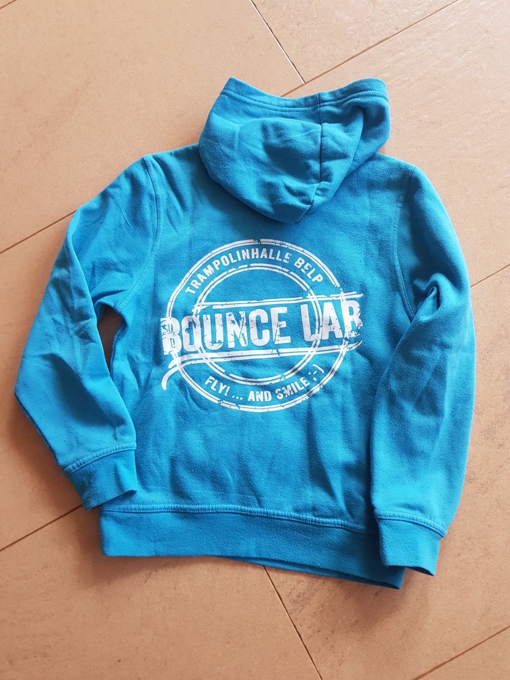 Pullover & Sweatshirts: Kapuzenpullover/ Hoodie Grössev130/140 – Gebraucht aus Thun von lede 1