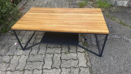 Couchtisch mit massiver Buchenholzplatte