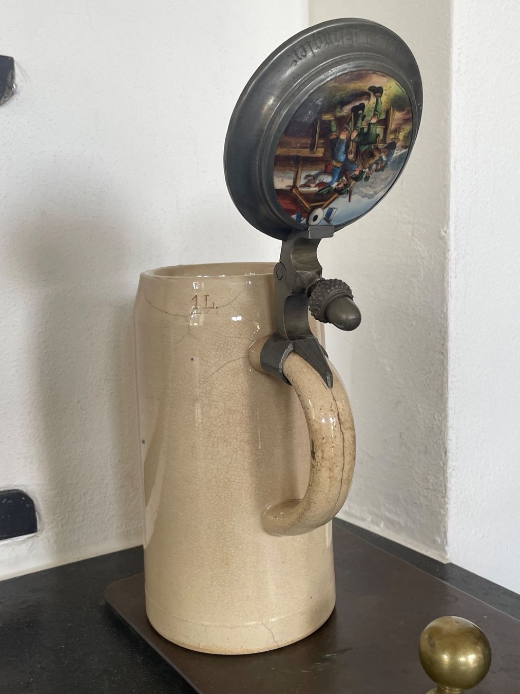 Bicchieri: Antiker Steinzeug Bierkrug mit Zinndeckel – Usato da Sirnach venduto da Motorbiene007 1