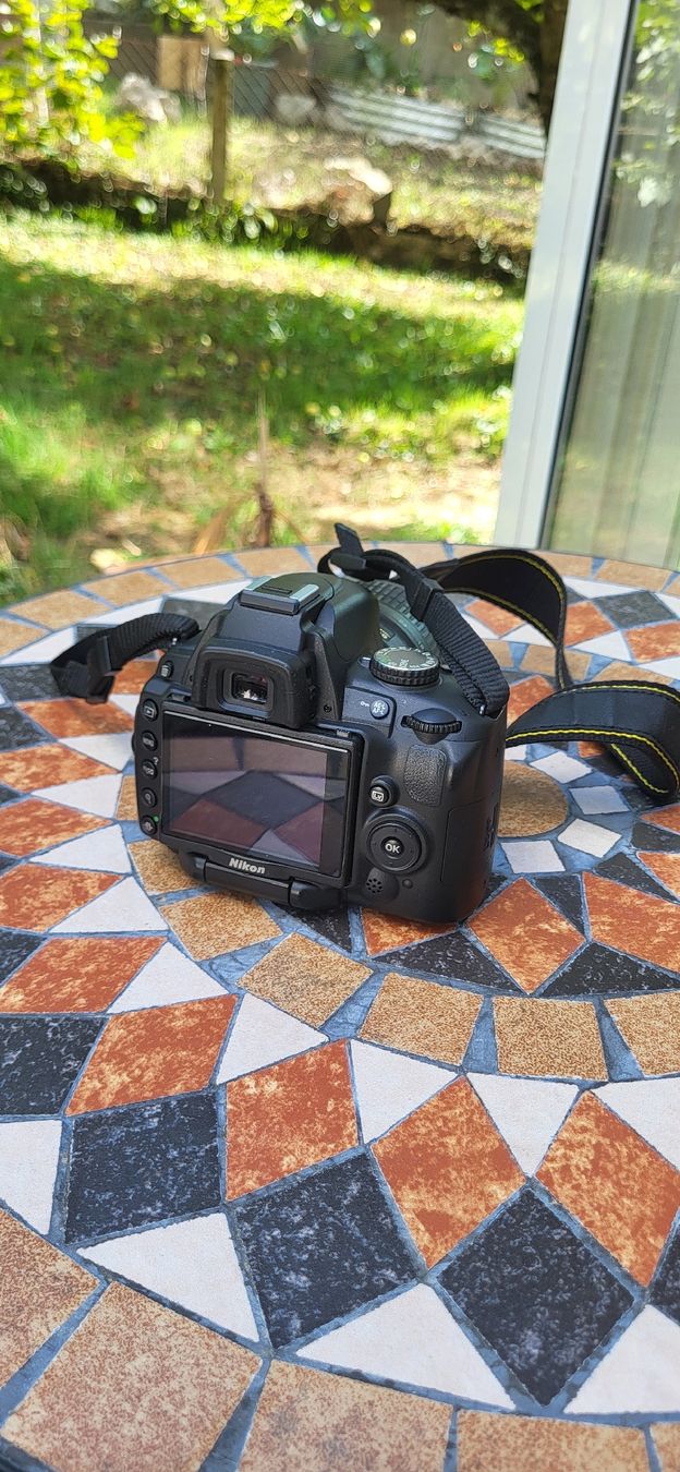 Nikon Fotocamera: Nikon D5000 Spiegelreflex Kamera – Usato da Aarburg venduto da etceterae 1
