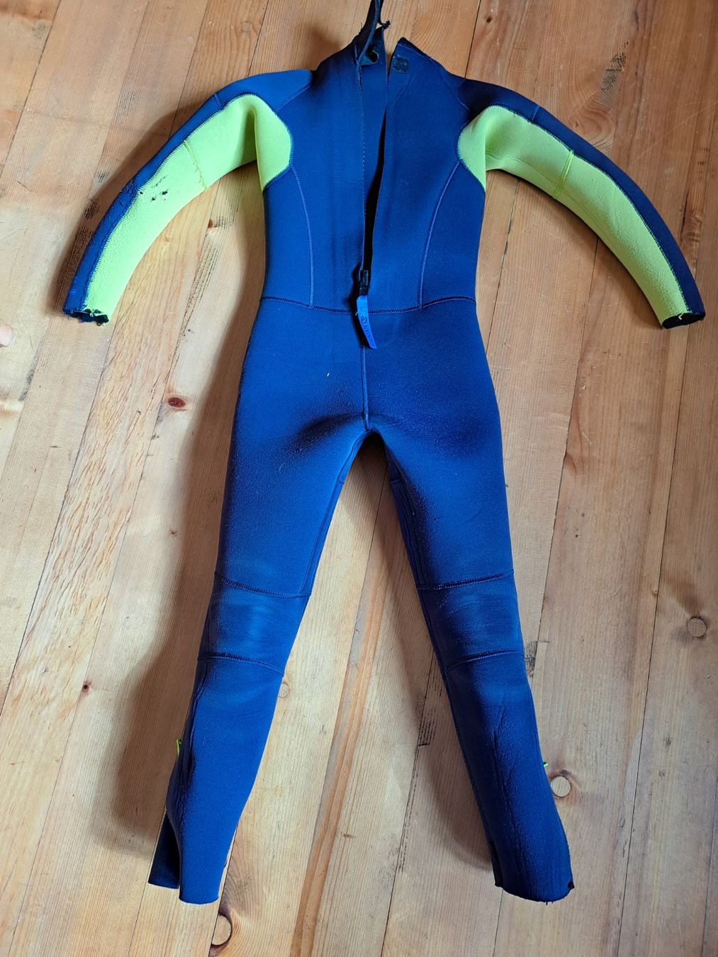 Decathlon Completi: Neopren Kinder – Usato da Spiez venduto da chr_k2br 1