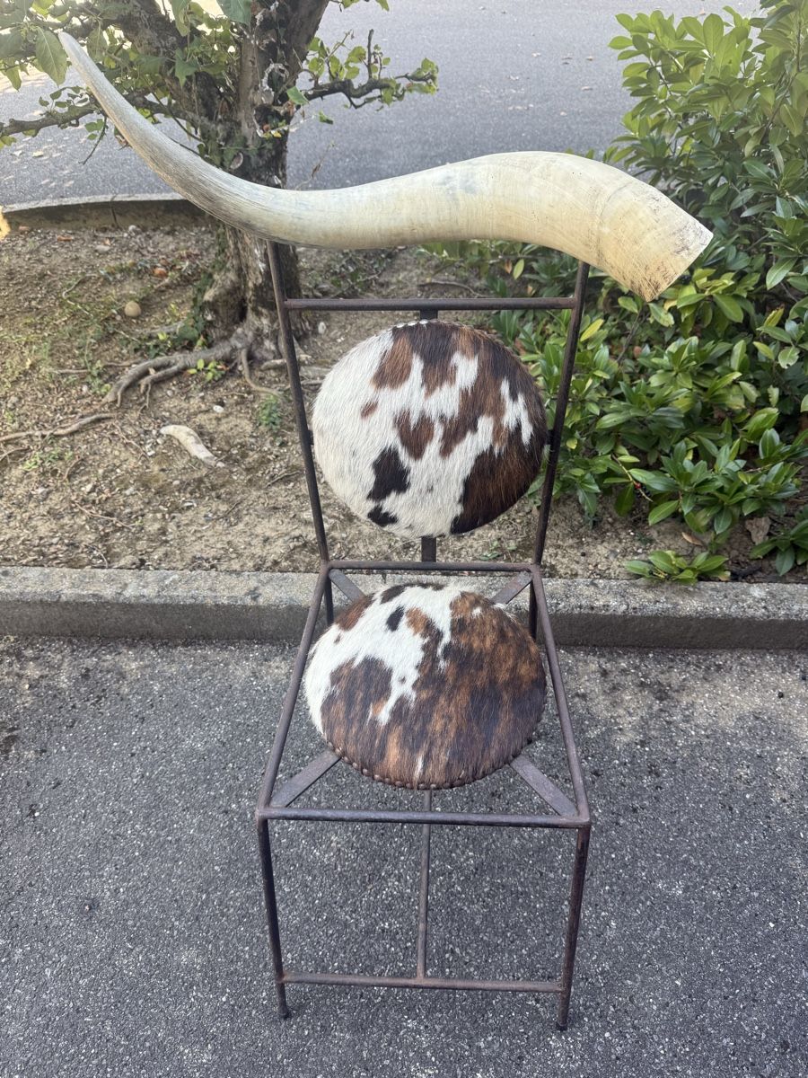 Stühle: Metallstühle mit Fell – Gebraucht aus Bolligen von lee_orange