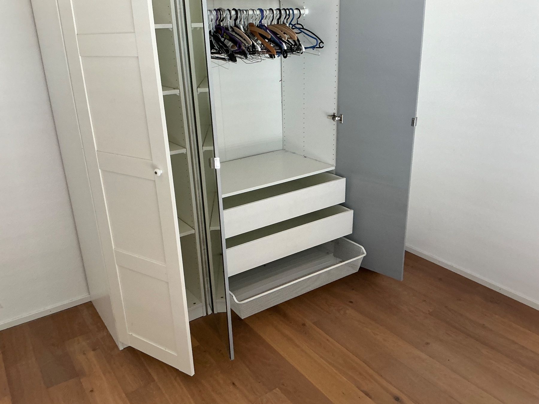 Armadi: Kleiderschrank weiss – Usato da Muhen venduto da inf_n255 1