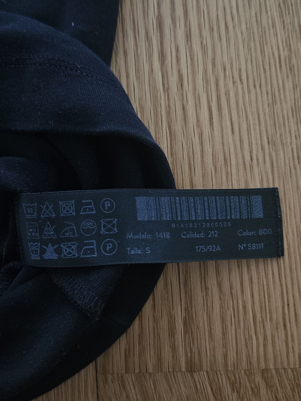 Massimo Dutti T-shirt: Massimo Dutti T-Shirt basic - black - Grösse S – Usato da Jona venduto da Pasch95 2