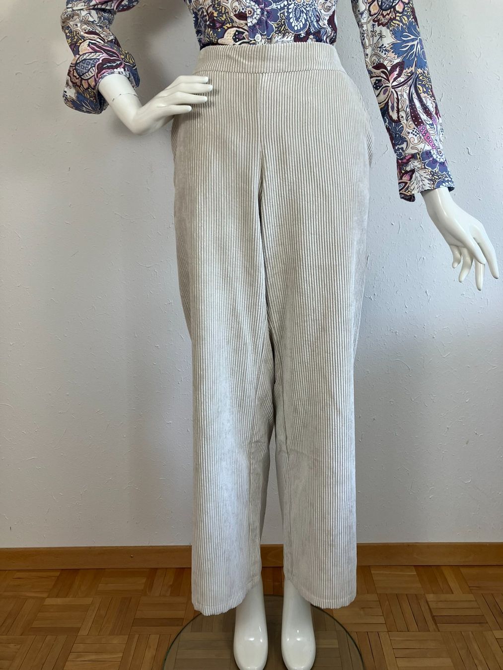 Pantalons: Cartoon Cordhose Gr.36 – D'occasion à Laupen ZH par kar_lfz6 1