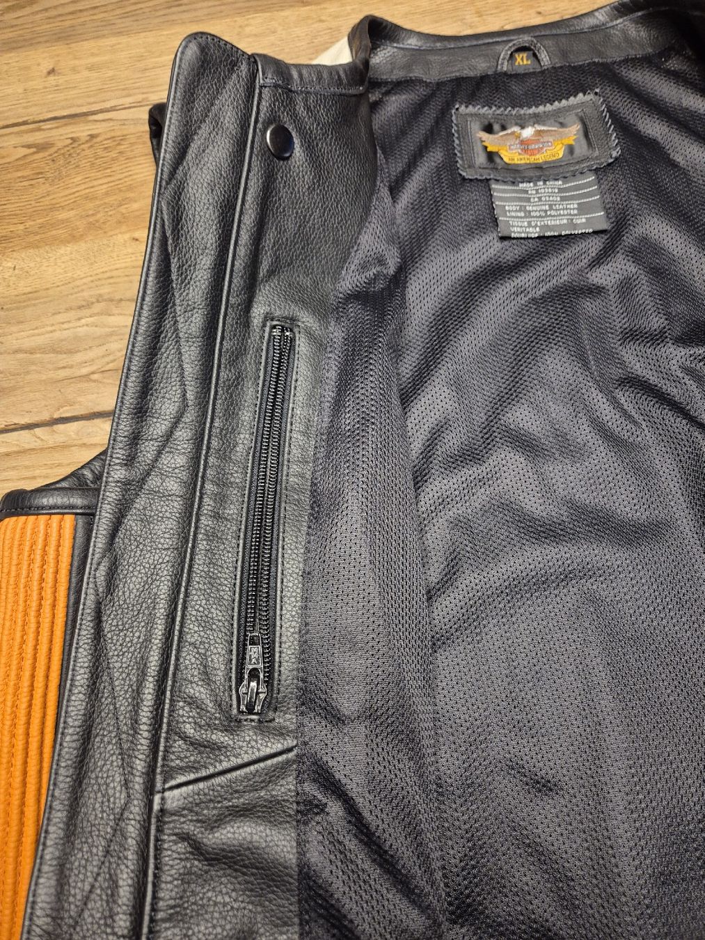 Harley-Davidson Gilets & Westen: Harley-Davidson Lederweste XL – Neu (gemäss Beschreibung) aus Oberdiessbach von Finland1977 6