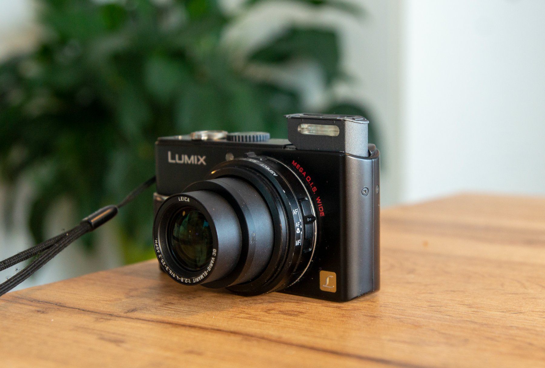 Panasonic Kamera: Panasonic Lumix DMC-LX2 – Gebraucht aus Zürich von  4