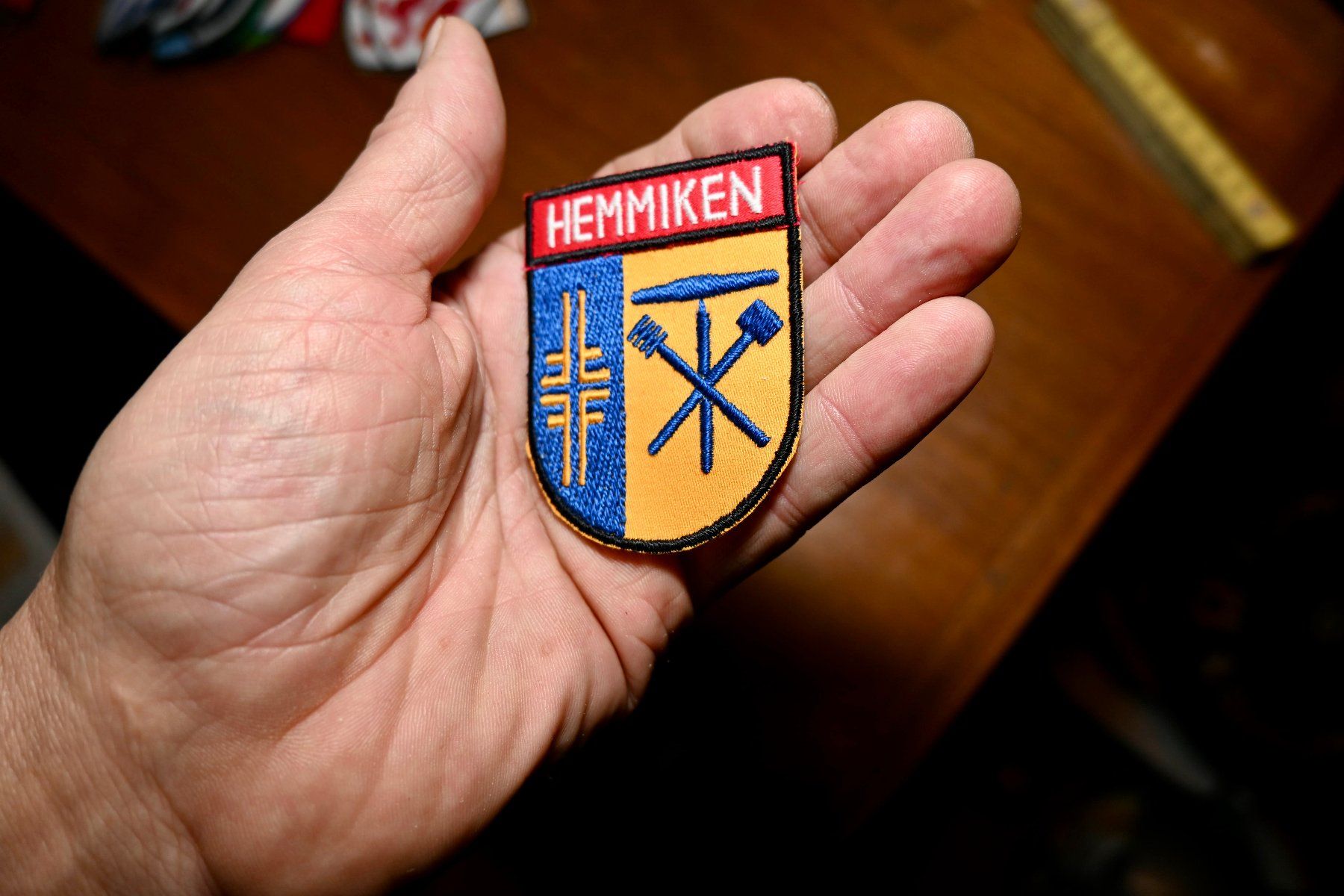 Swiss Placchette & Badge: WAPPEN Hemmiken PATCH badge AUFNÄHER – Usato da Pfaffhausen venduto da mono_rec 1