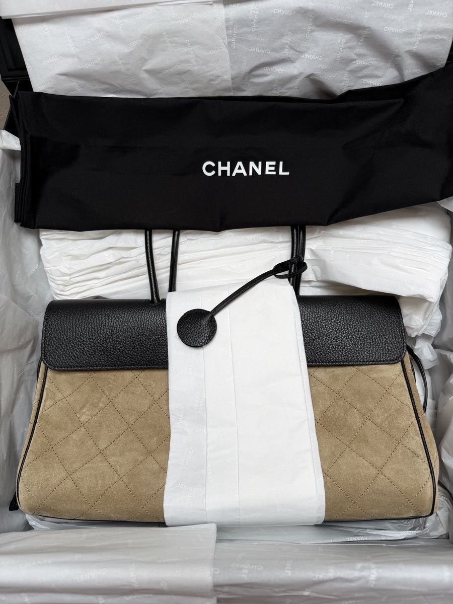 Chanel Borse da donna: Chanel tote new – Nuovo e nell'imballaggio originale da Fully venduto da Fashion_Mania 1