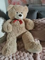 Riesen Teddybär sucht neues Zuhause - Kuschelgarantie!
