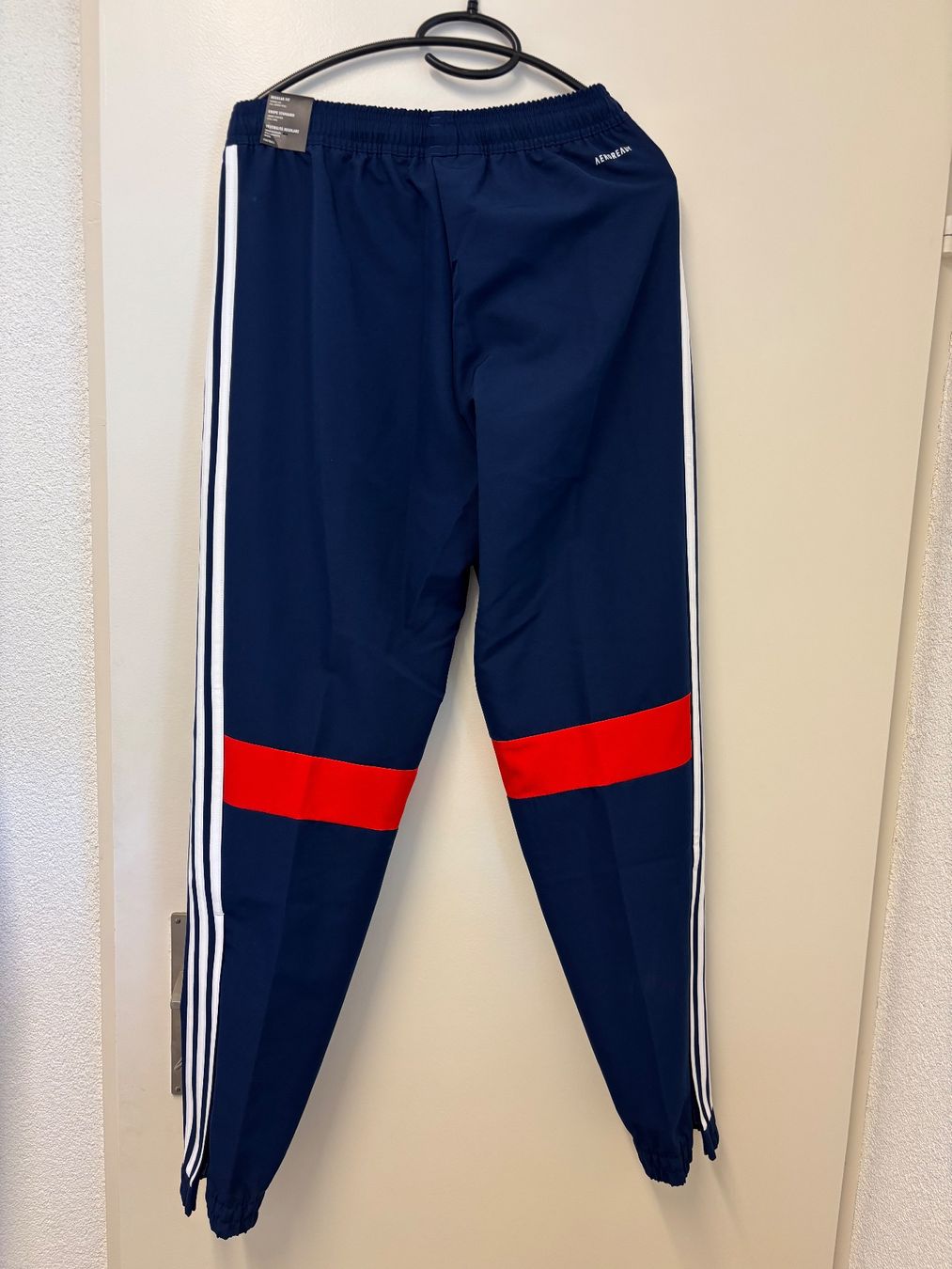Adidas Pantaloni: Adidas Trainingshose – Nuovo e nell'imballaggio originale da Zürich venduto da mc__2kll 4