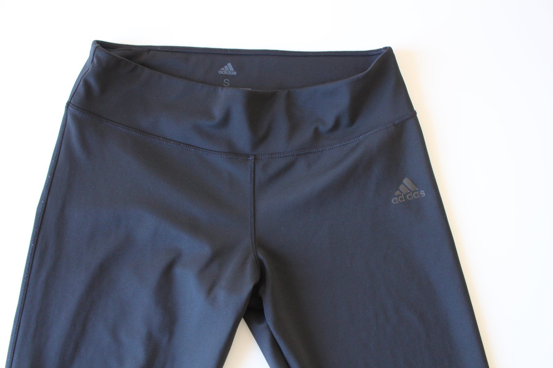 Adidas Leggings: Leggins 3/4 Adidas noir  t. S – Usato da Peseux venduto da Gilloss 1