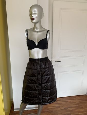 BOGNER FIRE+ICE: Neuer cooler schwarzer wattierter Rock, 36