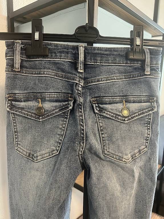 Jeans: Jeans di Tally Weijl – Gebraucht aus Sementina von lev_6rjj 1