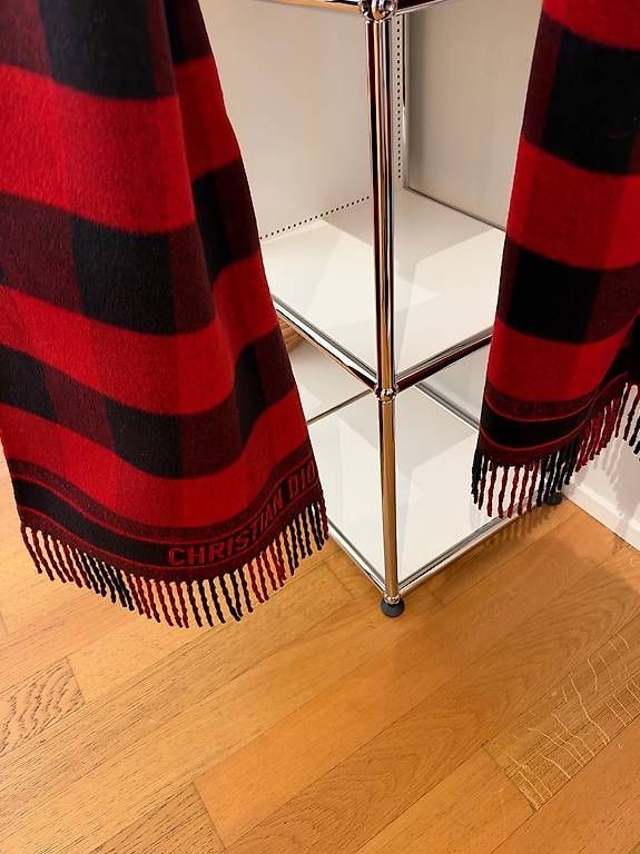 Dior Altro in  Abbigliamento & Accessori: DIOR CAPE RED & BLACK – Nuovo (secondo la descrizione) da Schwyz venduto da bofb 3