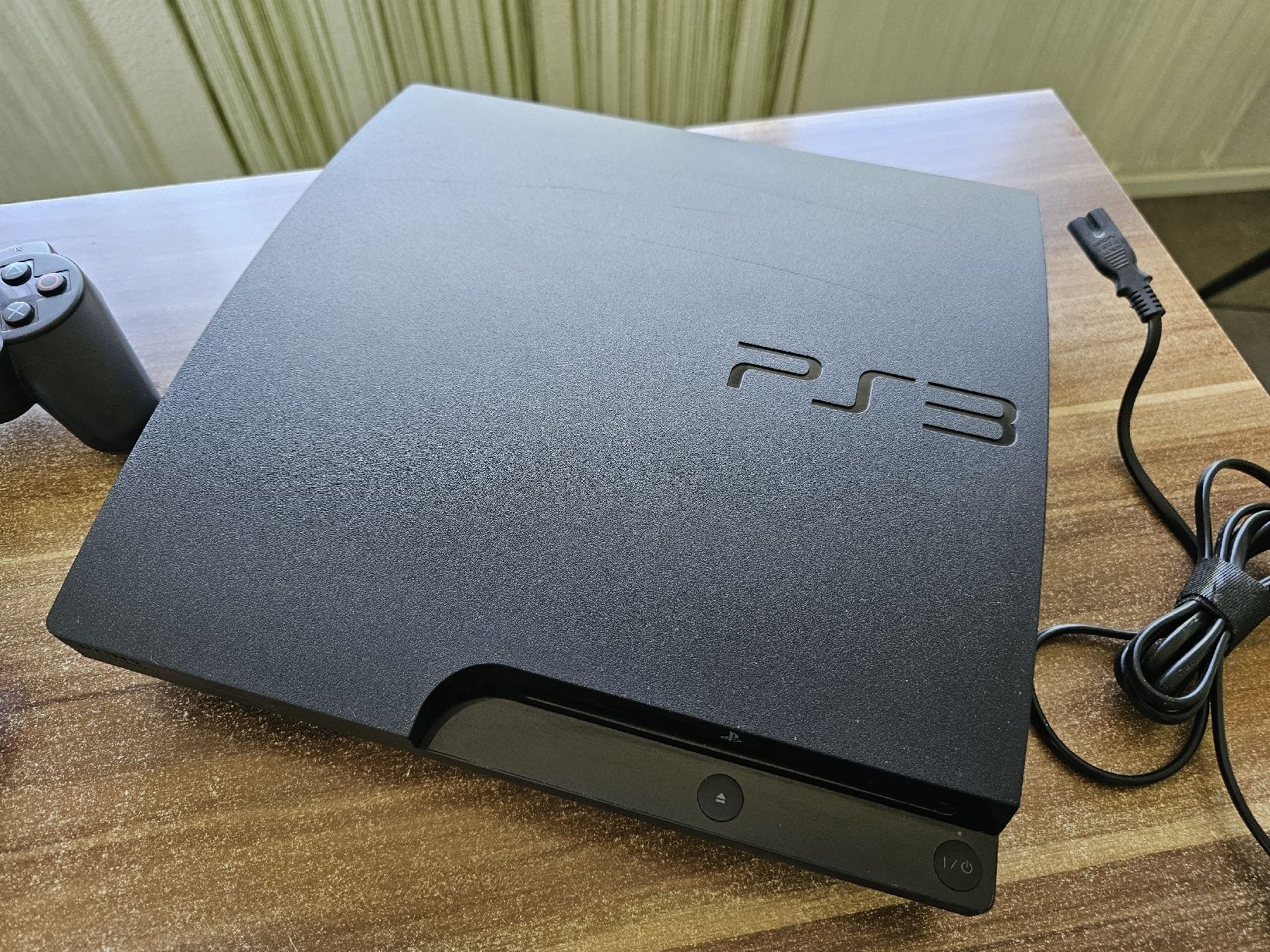 Sony Console: Playstation 3 mit 2 Controller + 3 Spiele! Top! – Usato da Hünenberg venduto da Bigelli0 1