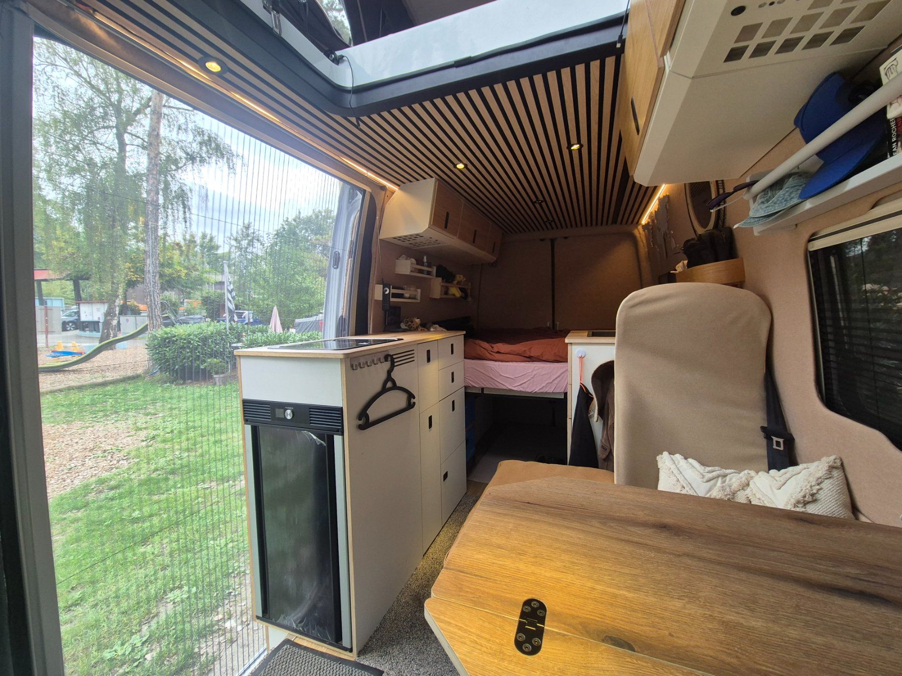 Mercedes-Benz Camping Fahrzeuge: Mercedes Sprinter V6 / 4x4 Van aménagé – Gebraucht aus sion von jonmazz 5