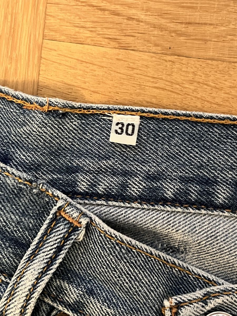 Levi's Jeans: Levi's Denim Shorts Grösse 30 – Usato da Zürich venduto da sop_xbd7 4